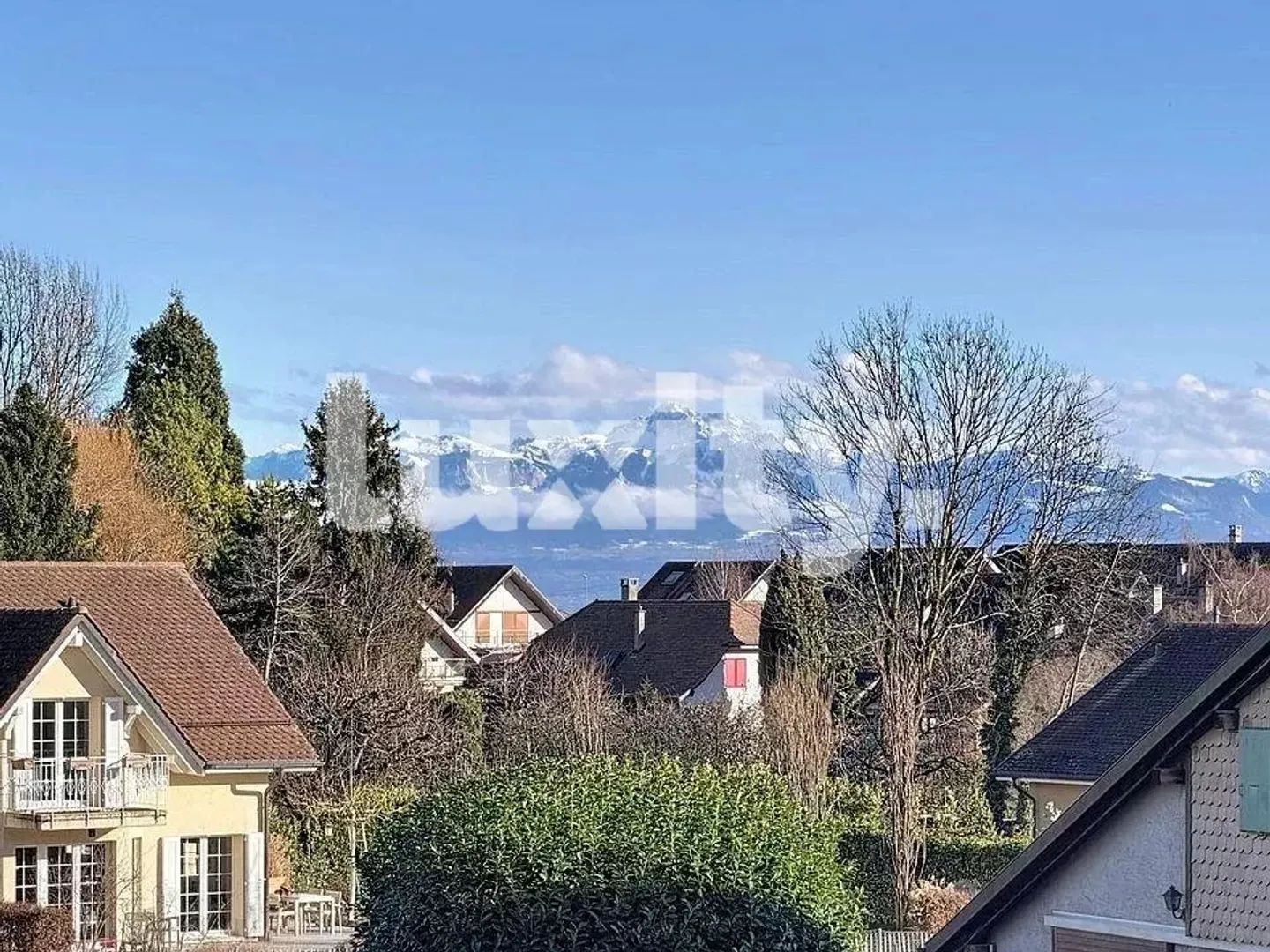Geräumige Wohnung mit Terrasse - Foto 1 von 8