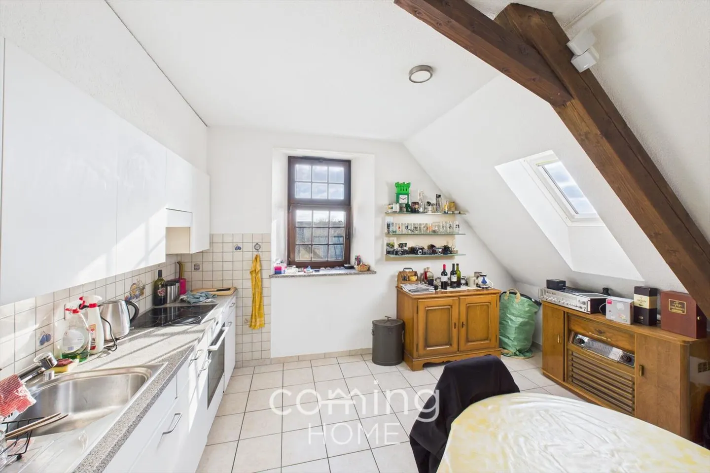 Geräumige 4,5-Zimmer-Dachgeschosswohnung in Oensingen - mit erweiterbarem Dachboden und zusätzlichem Büroraum - Foto 4 von 13