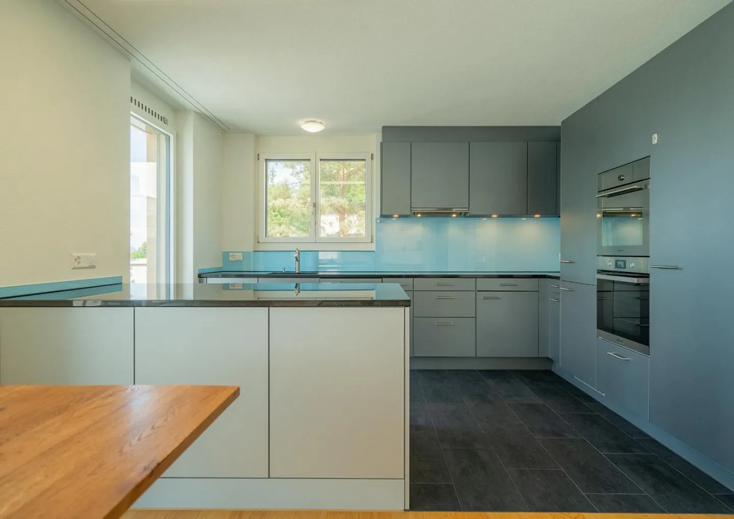 Stylish living above Lake Sarner - Photo 4 of 8