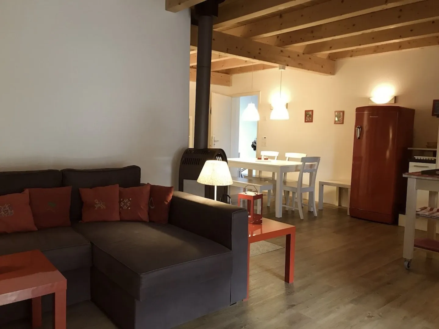 Casa unifamiliare ben tenuta - Foto 3 di 16