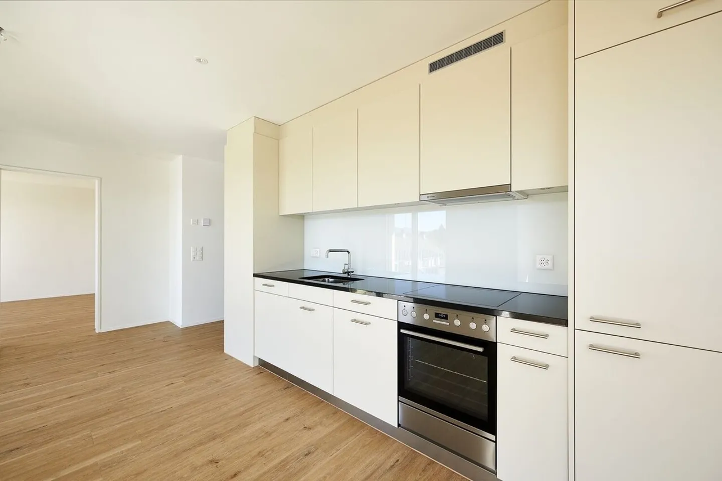 Apartment for rent - Photo 2 of 7