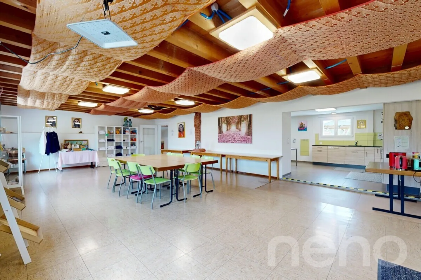 Contemporary property, generous volumes and preserved bucolic setting - Photo 7 of 12