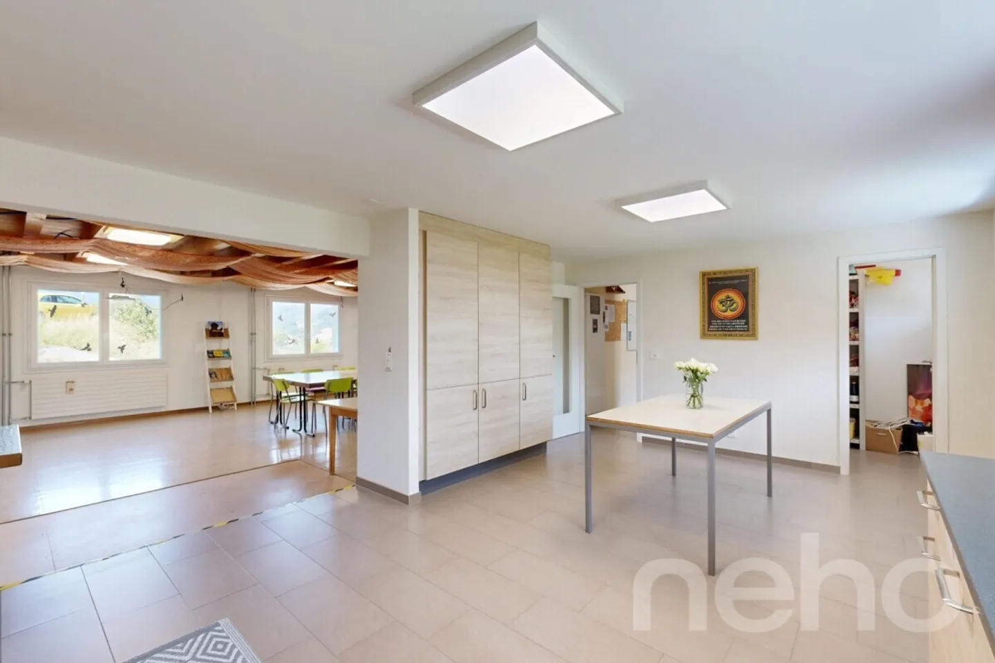 Contemporary property, generous volumes and preserved bucolic setting - Photo 8 of 12