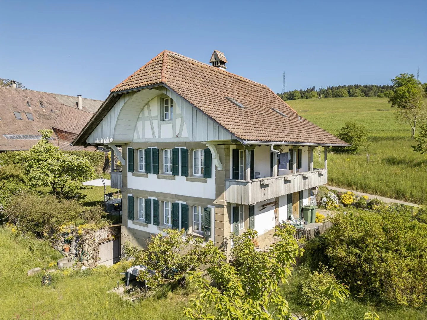 Charmantes Stöckli-Haus mit Aussicht - Foto 1 von 13