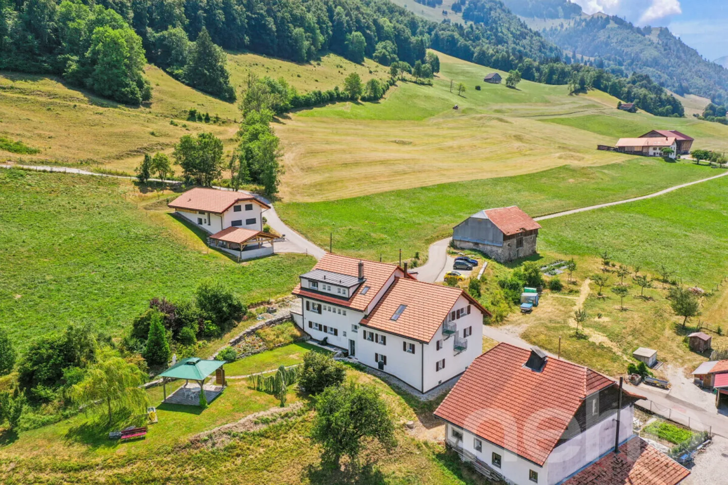 Contemporary property, generous volumes and preserved bucolic setting - Photo 1 of 12