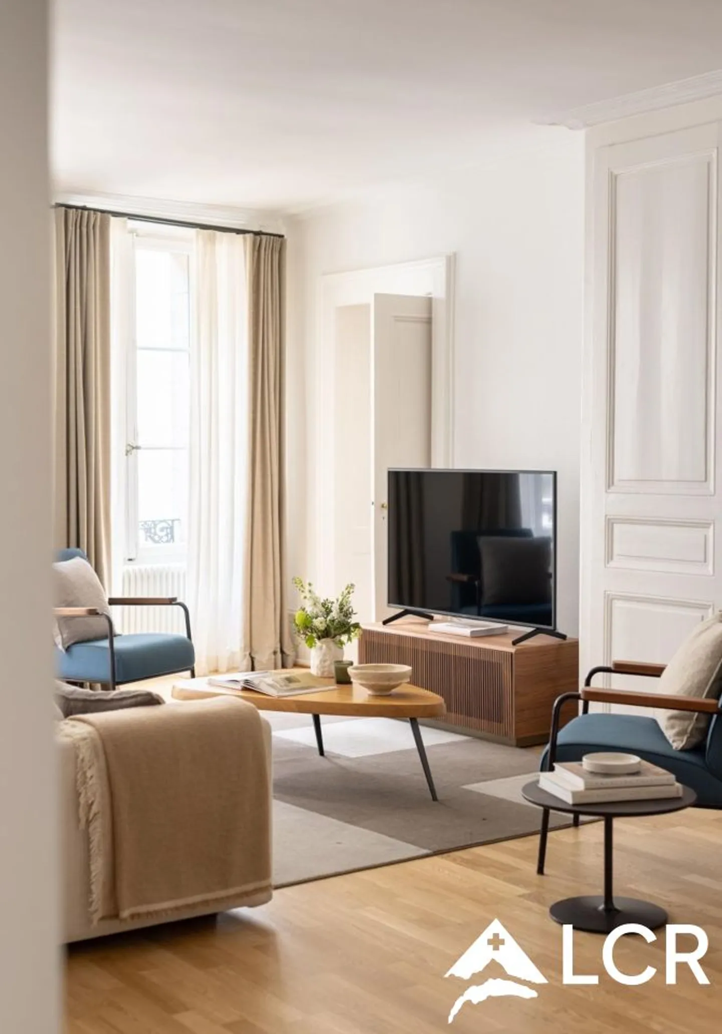 Appartement Haussmanien Élégant - Photo 4 sur 8