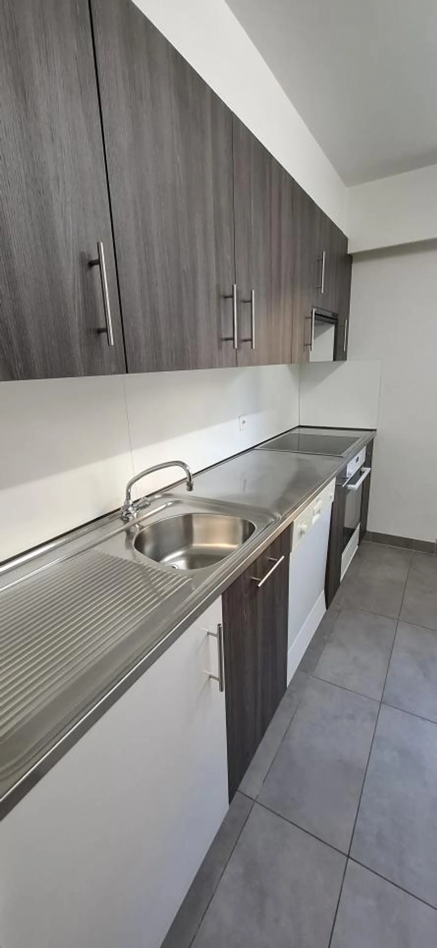 Bright and Calm - Photo 4 of 12