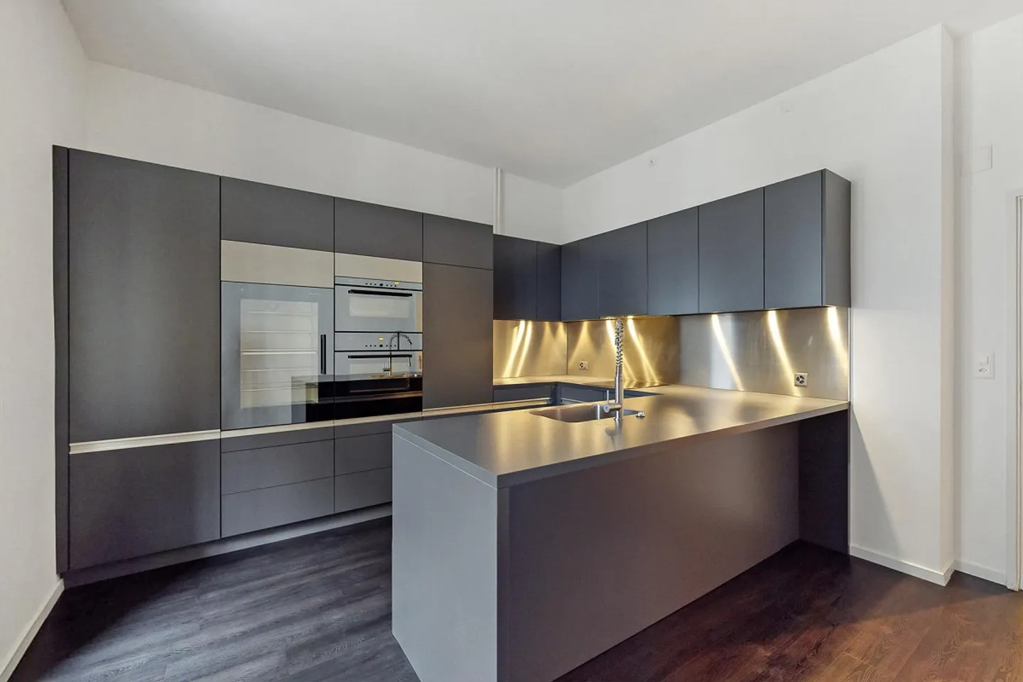 Exclusive city apartment with spacious sun terrace! - Photo 2 of 10