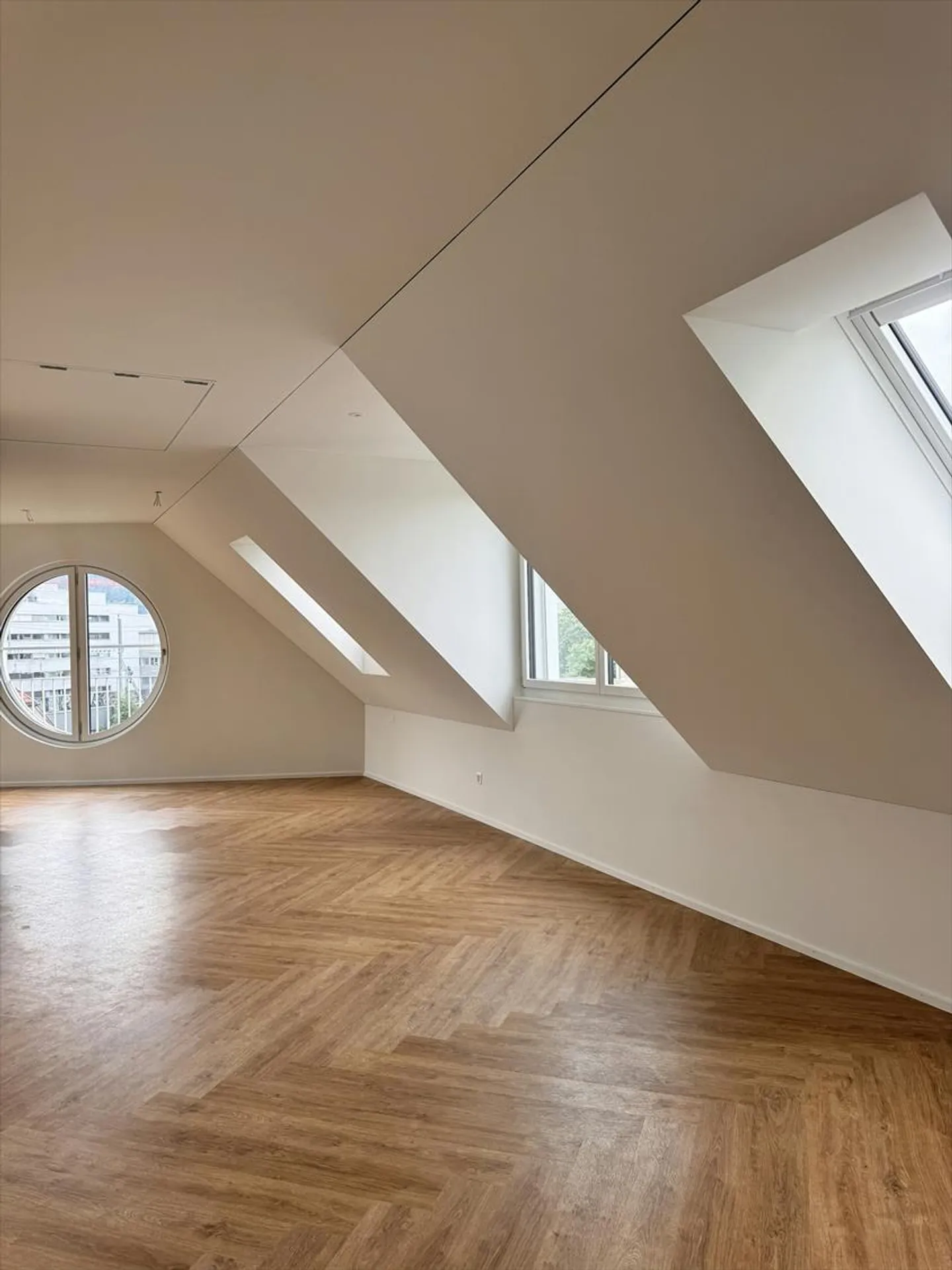 Sentiment exclusif de terrasse sur le toit dans un emplacement central à Oerlikon - Photo 9 sur 13