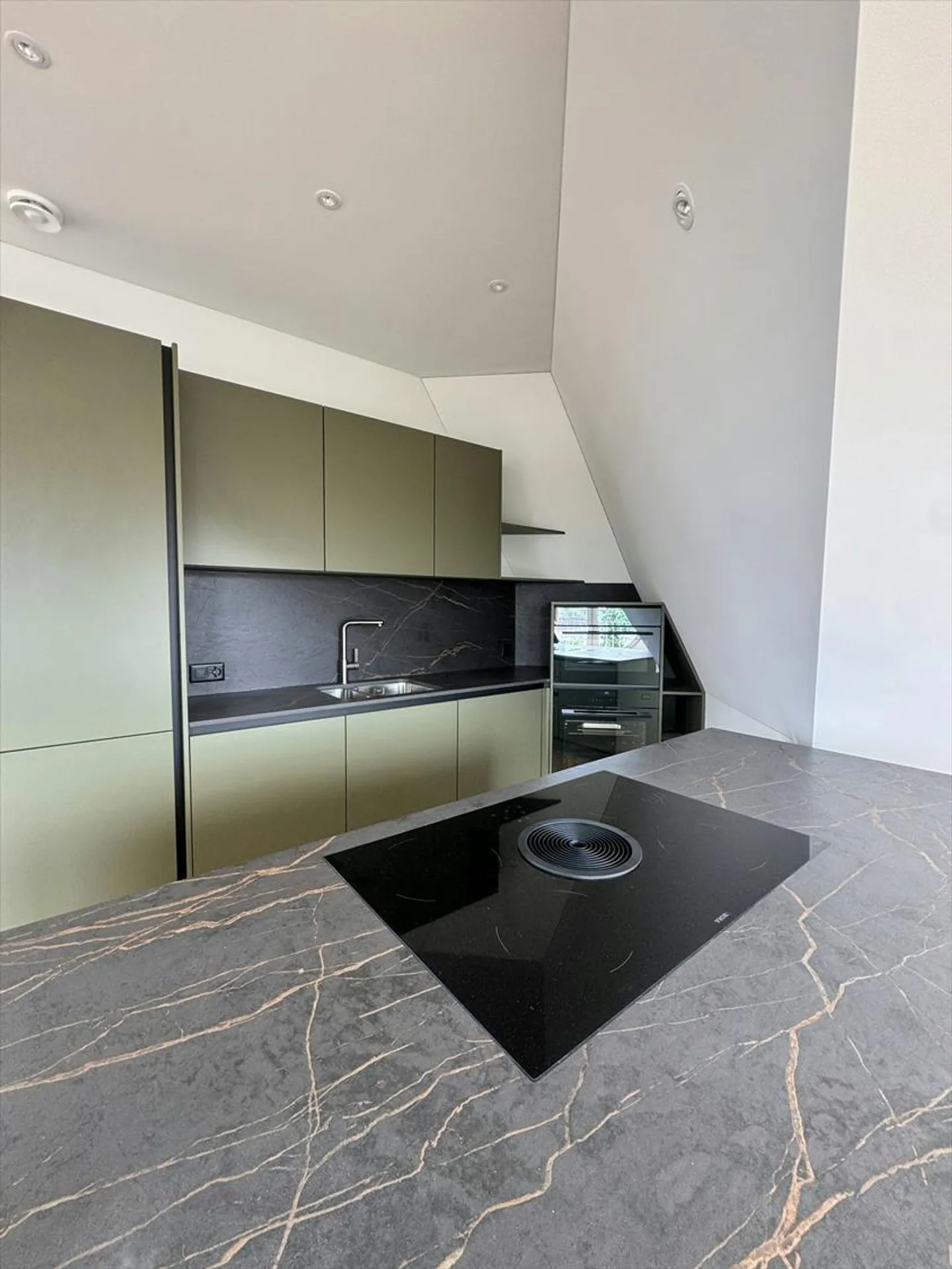 Sentiment exclusif de terrasse sur le toit dans un emplacement central à Oerlikon - Photo 12 sur 13