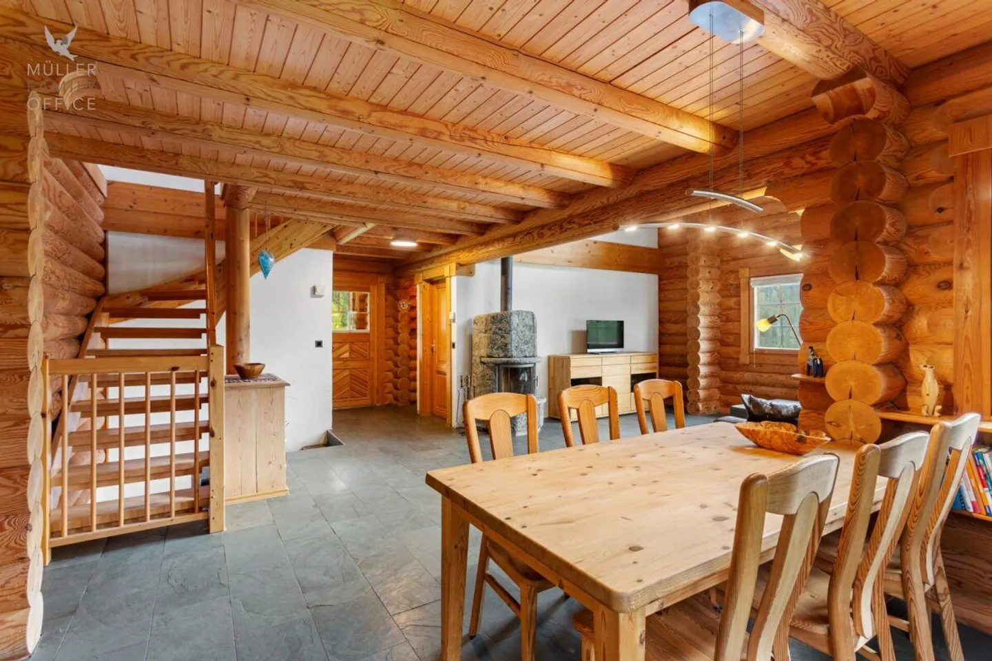 Exclusive log house with distinctive alpine charm - Photo 5 of 13