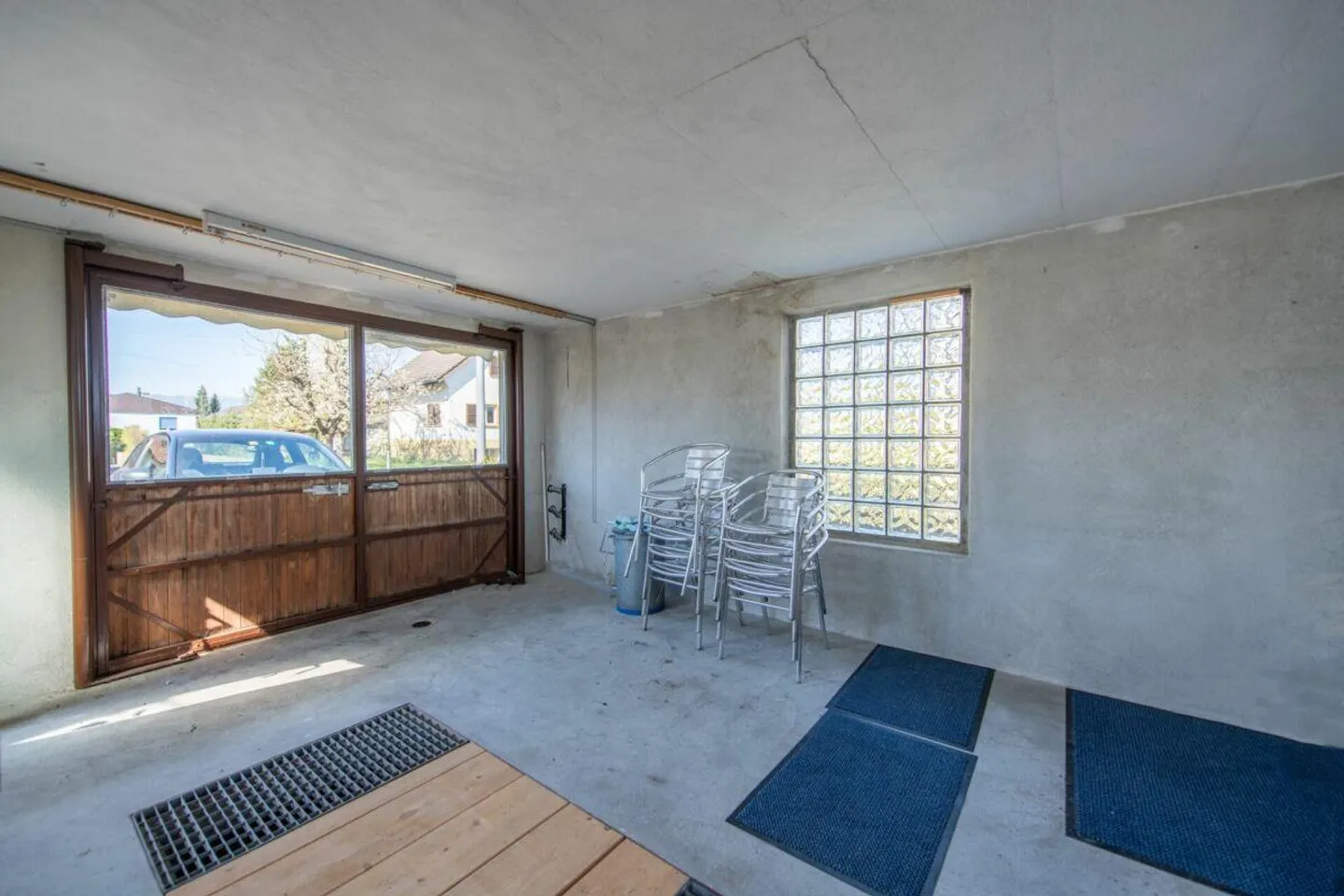 Casa con molto spazio e potenziale per una casa bifamiliare o multigenerazionale - Foto 24 di 28