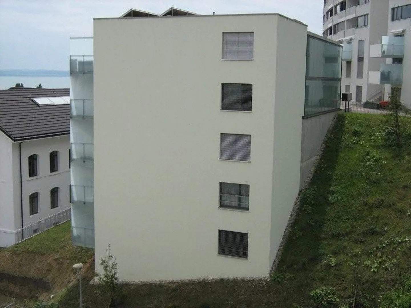 Your new home makes commuting easier - Photo 3 of 5