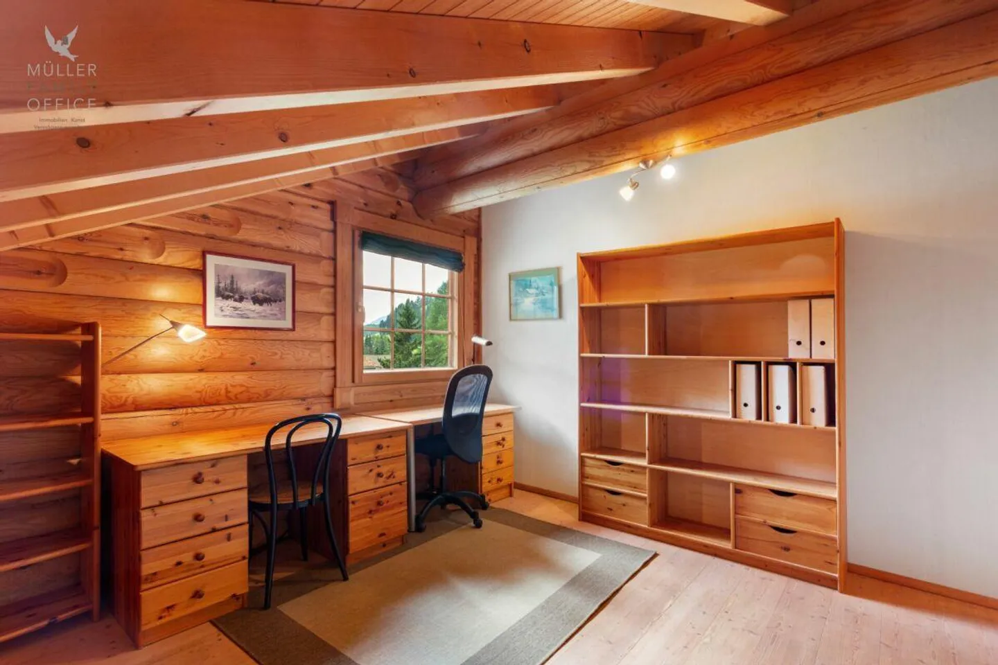 Exclusive log house with distinctive alpine charm - Photo 10 of 13