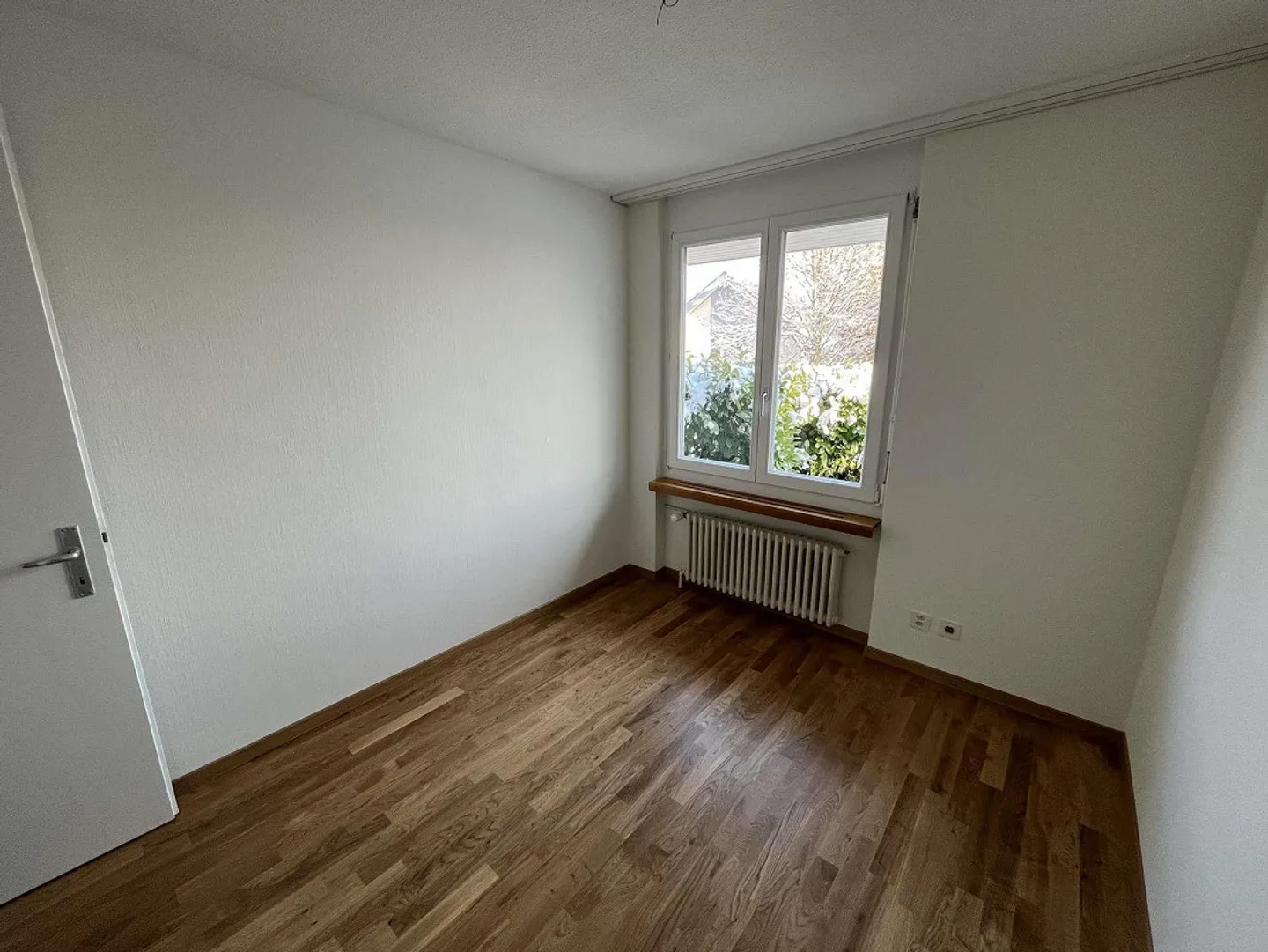 Casa unifamiliare di 6,5 stanze con appartamento separato e circa 800 m² di spazio esterno - Foto 10 di 22