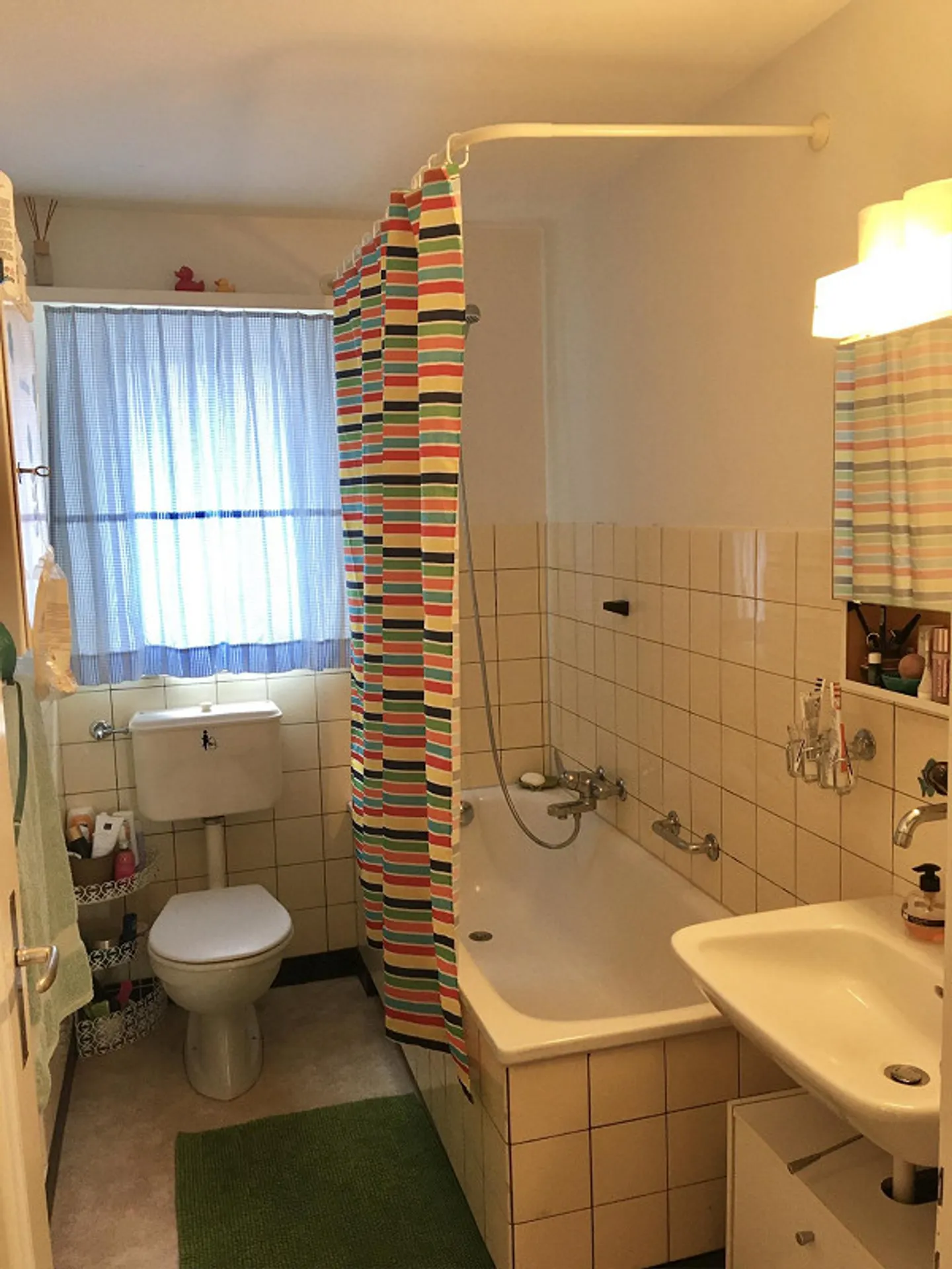 Appartement 4 pièces dans un emplacement calme - Photo 2 sur 7