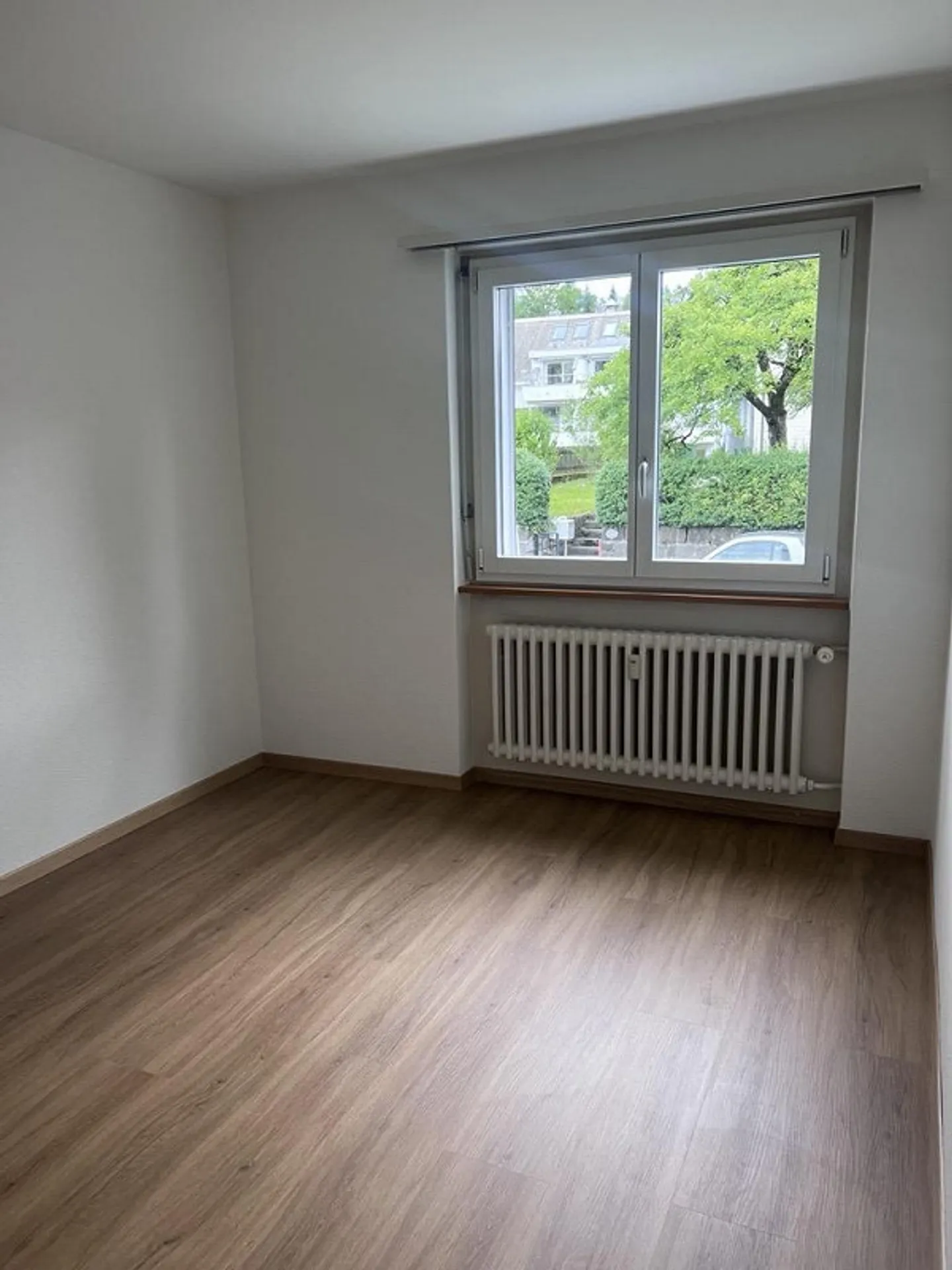 Appartement 4 pièces dans un emplacement calme - Photo 4 sur 7