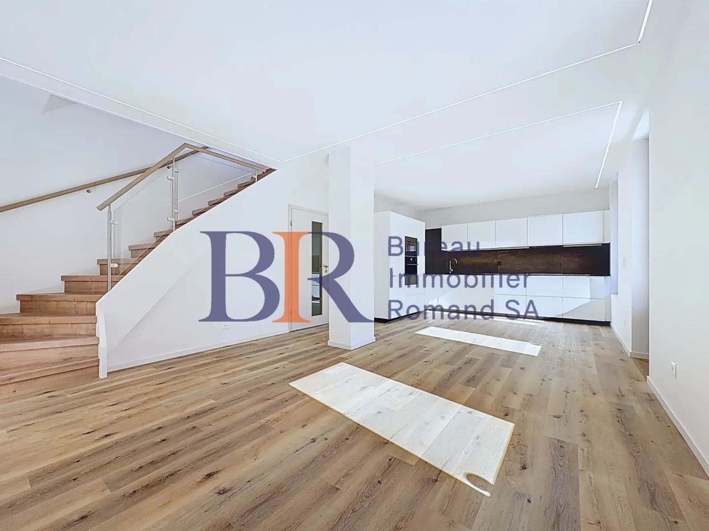 Detached house in the heart of Rolle - Photo 3 of 6