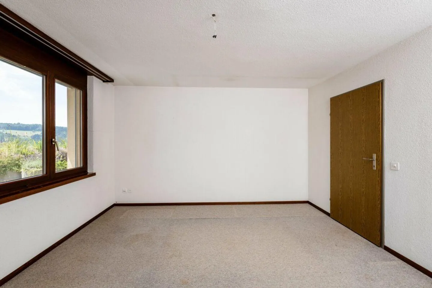 5.5-Room Terrace House with Unobstructed View of the Green - Photo 12 of 13