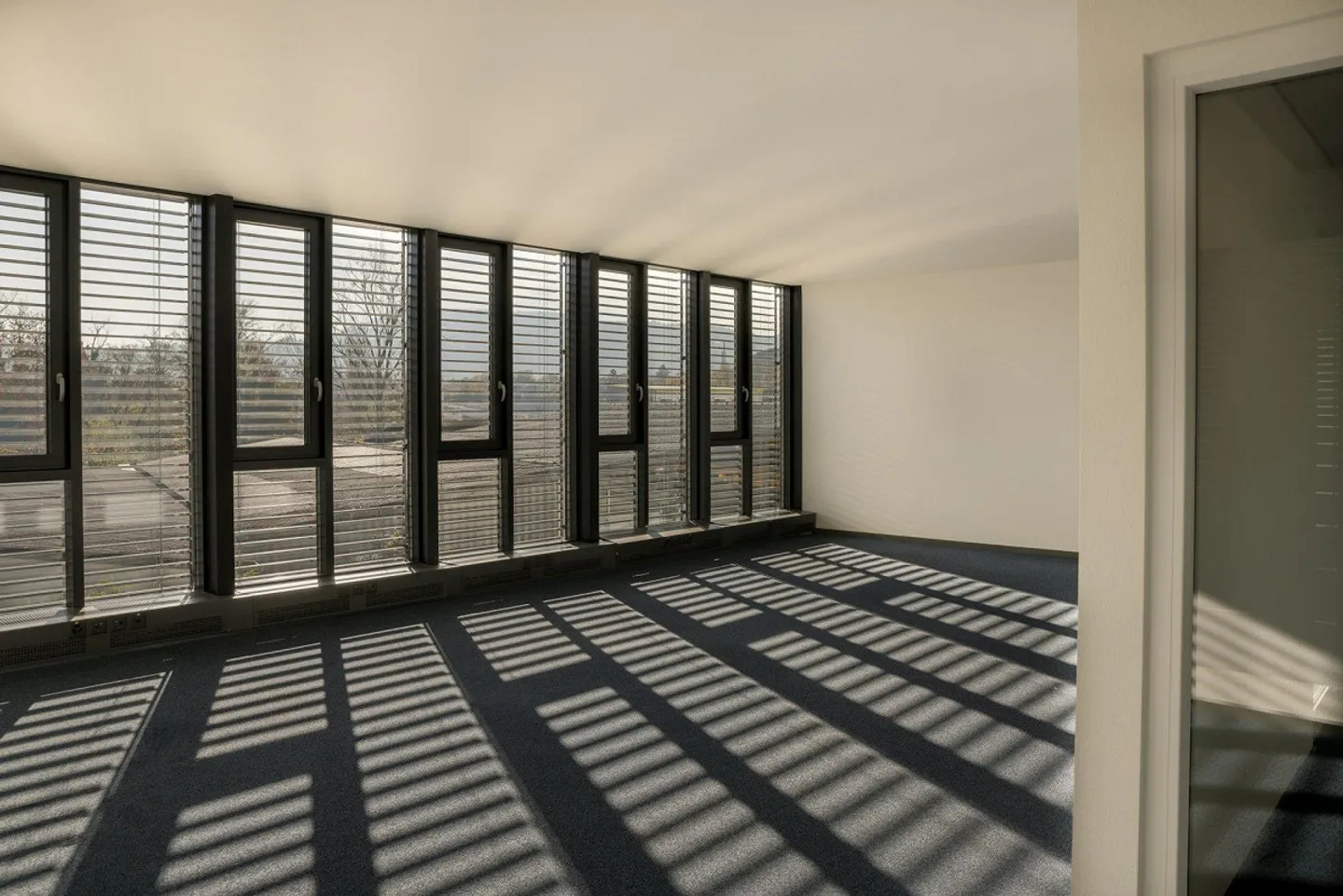 Vielseitige Büroflächen in Aesch - Foto 6 von 7