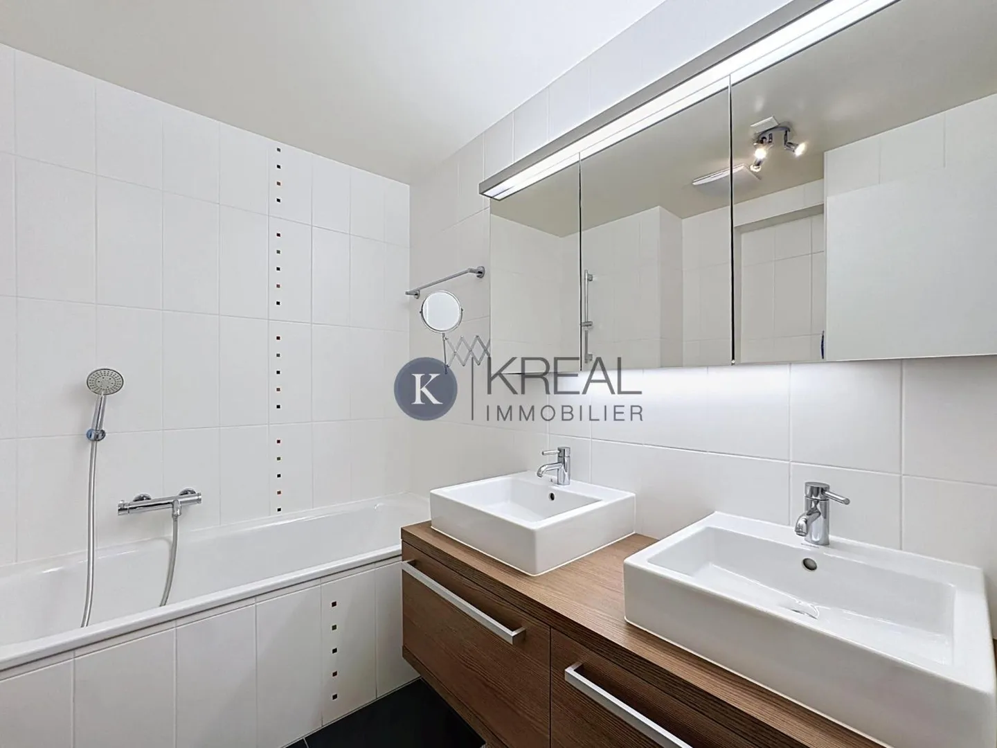 Appartamento elegante in una casa trifamiliare con dotazioni di alta qualità - Foto 8 di 13