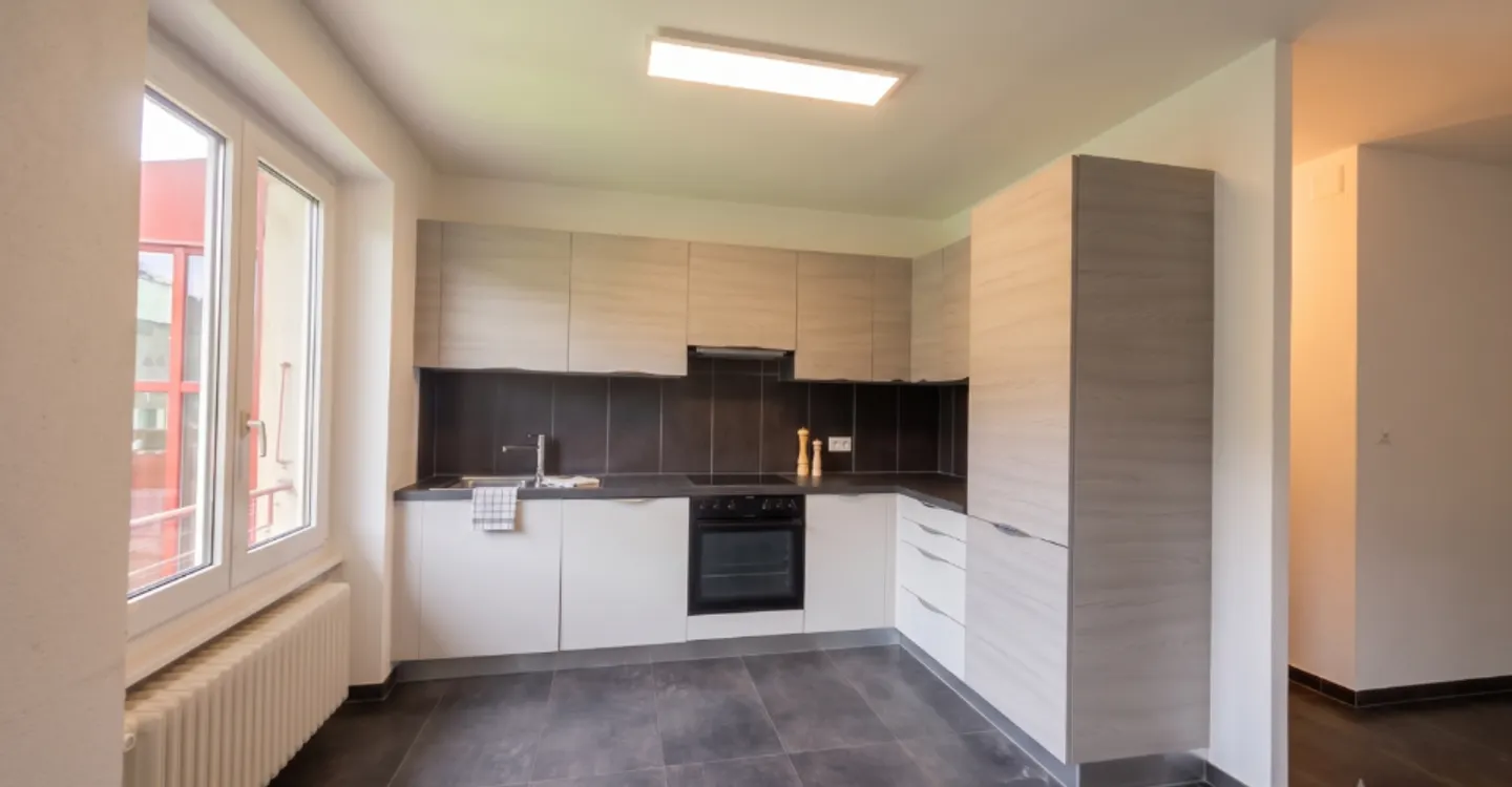 Wunderschöne 3,5-Zimmer moderne und helle Wohnung mit Balkon - Le Locle - Foto 1 von 4