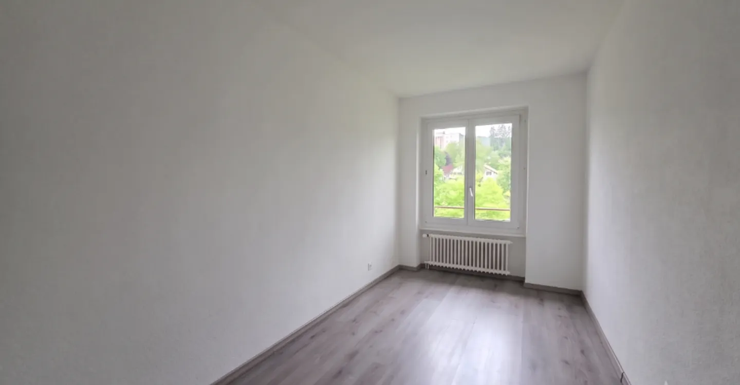 Wunderschöne 3,5-Zimmer moderne und helle Wohnung mit Balkon - Le Locle - Foto 3 von 4