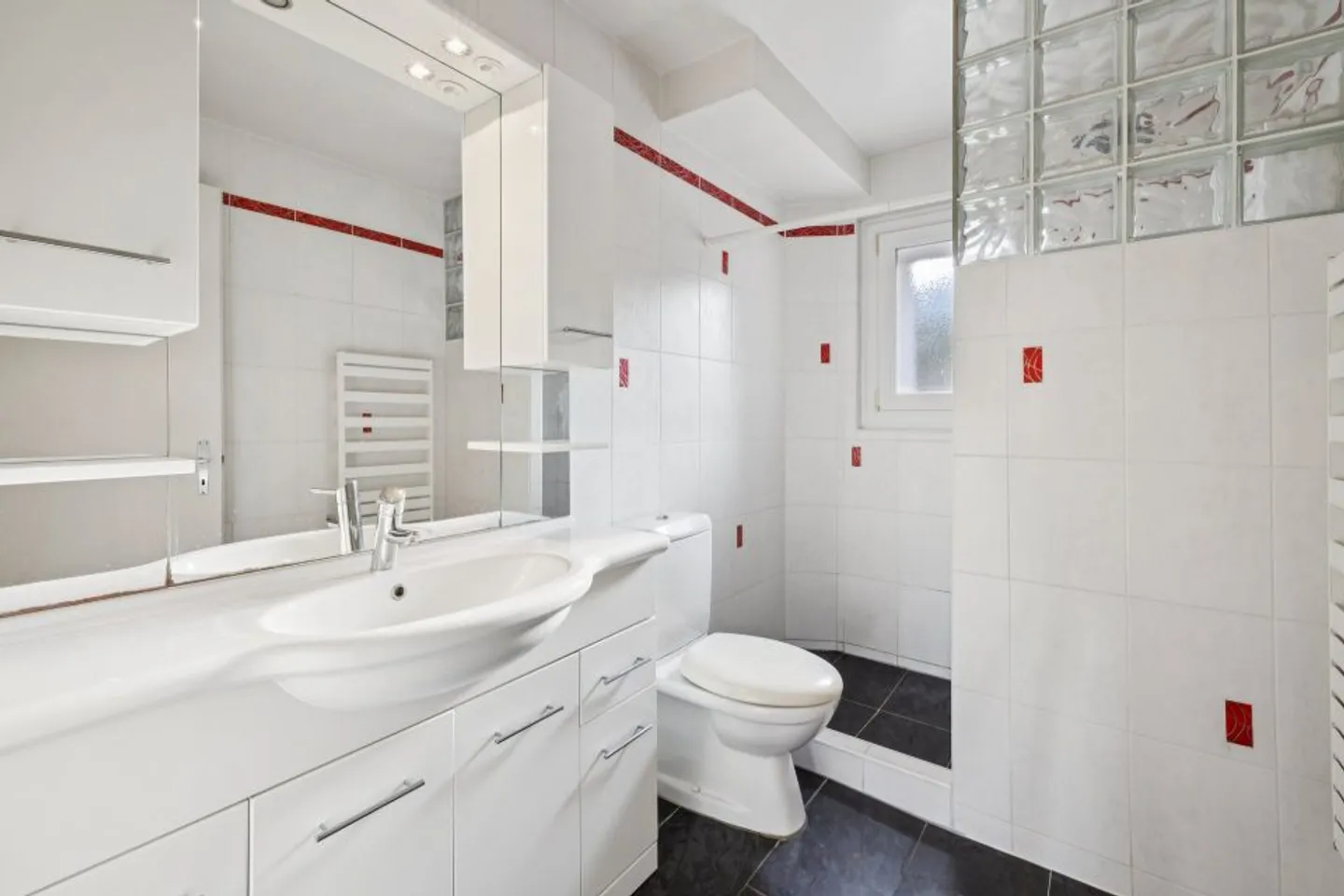 SUPERB SINGLE-FAMILY HOUSE RENOVATED IN VILLA DISTRICT - Photo 12 of 13