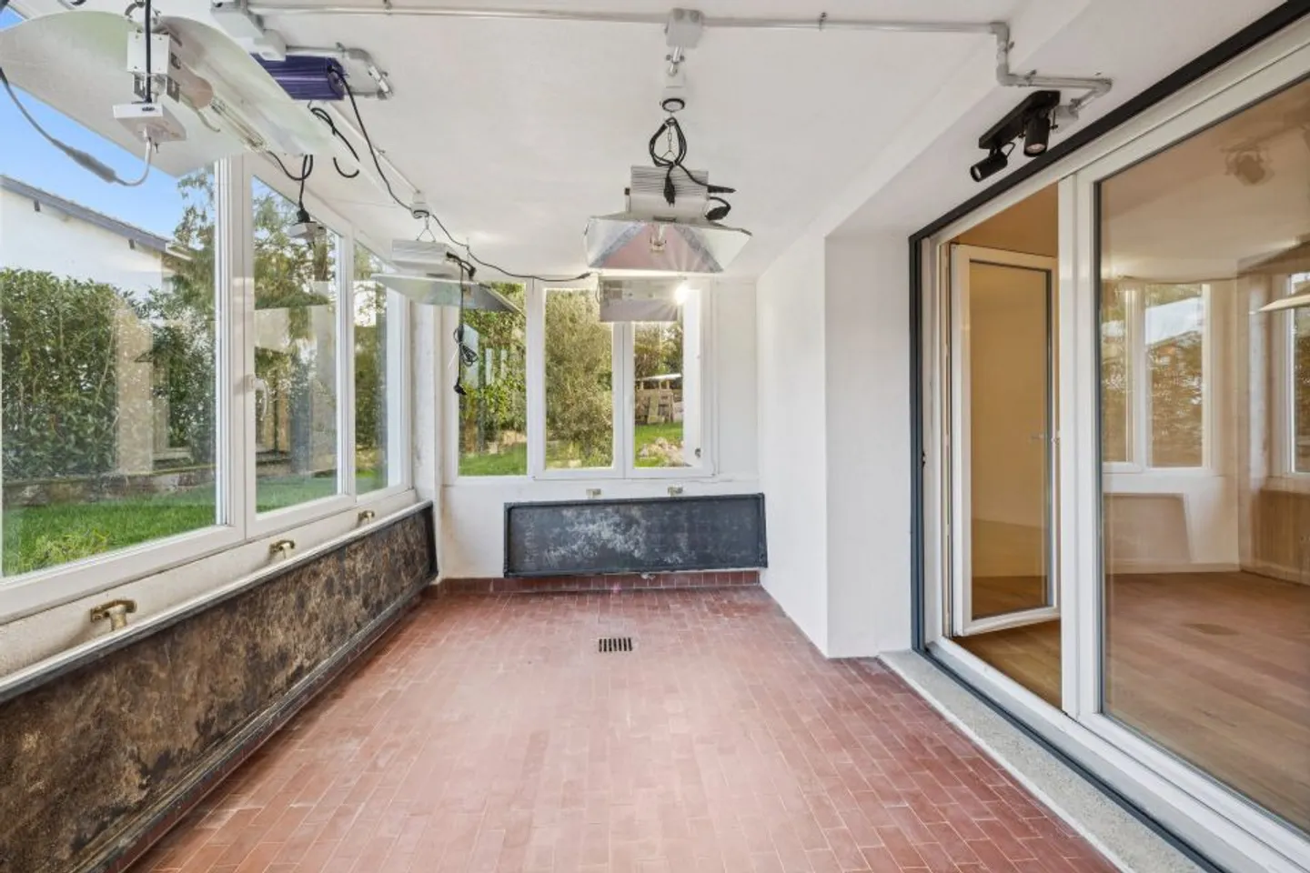 SUPERB SINGLE-FAMILY HOUSE RENOVATED IN VILLA DISTRICT - Photo 13 of 13