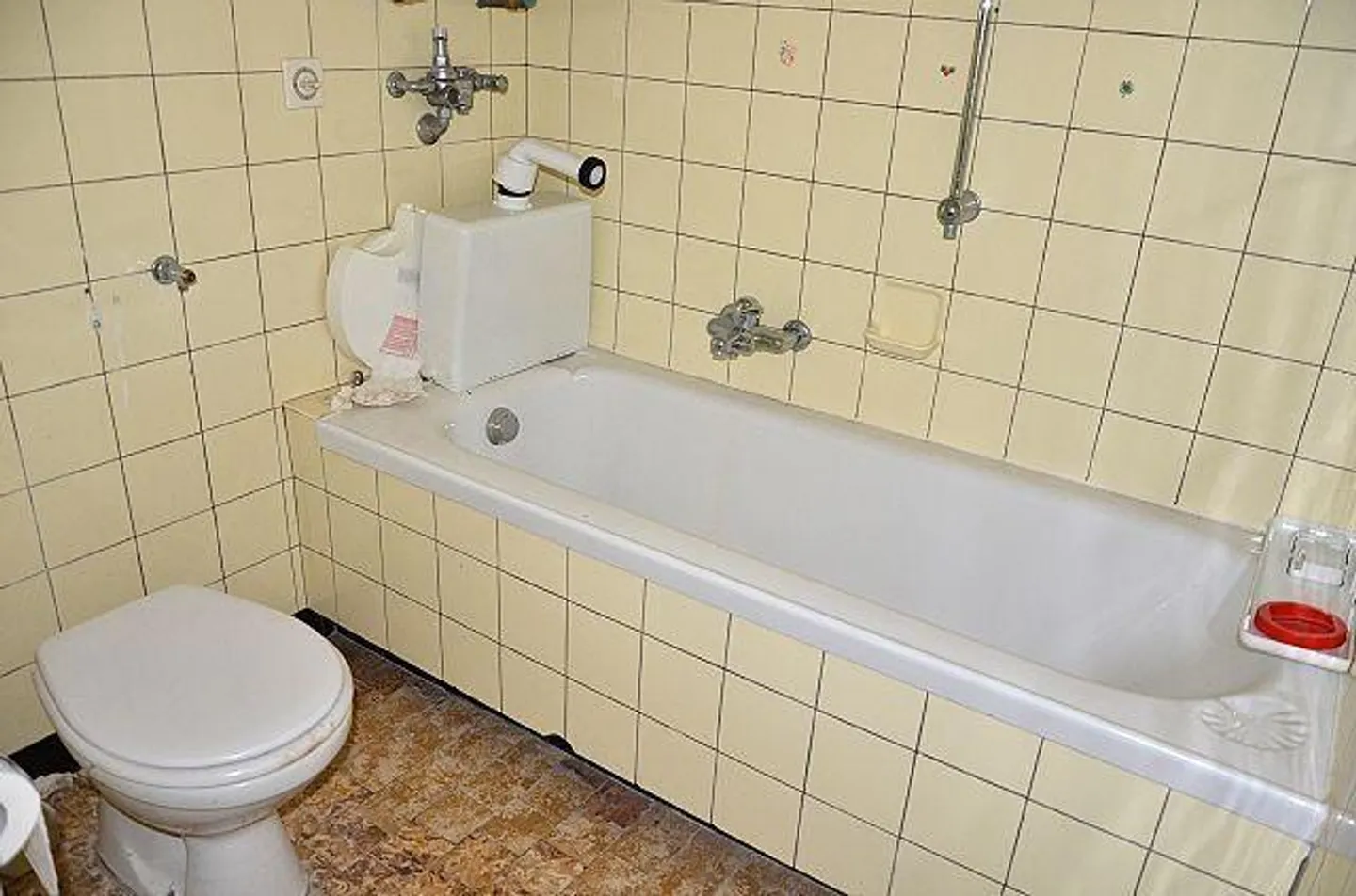 Appartamento di 3 1/2 locali al piano terra con giardino, soleggiato, tranquillo, bella vista - Foto 9 di 25