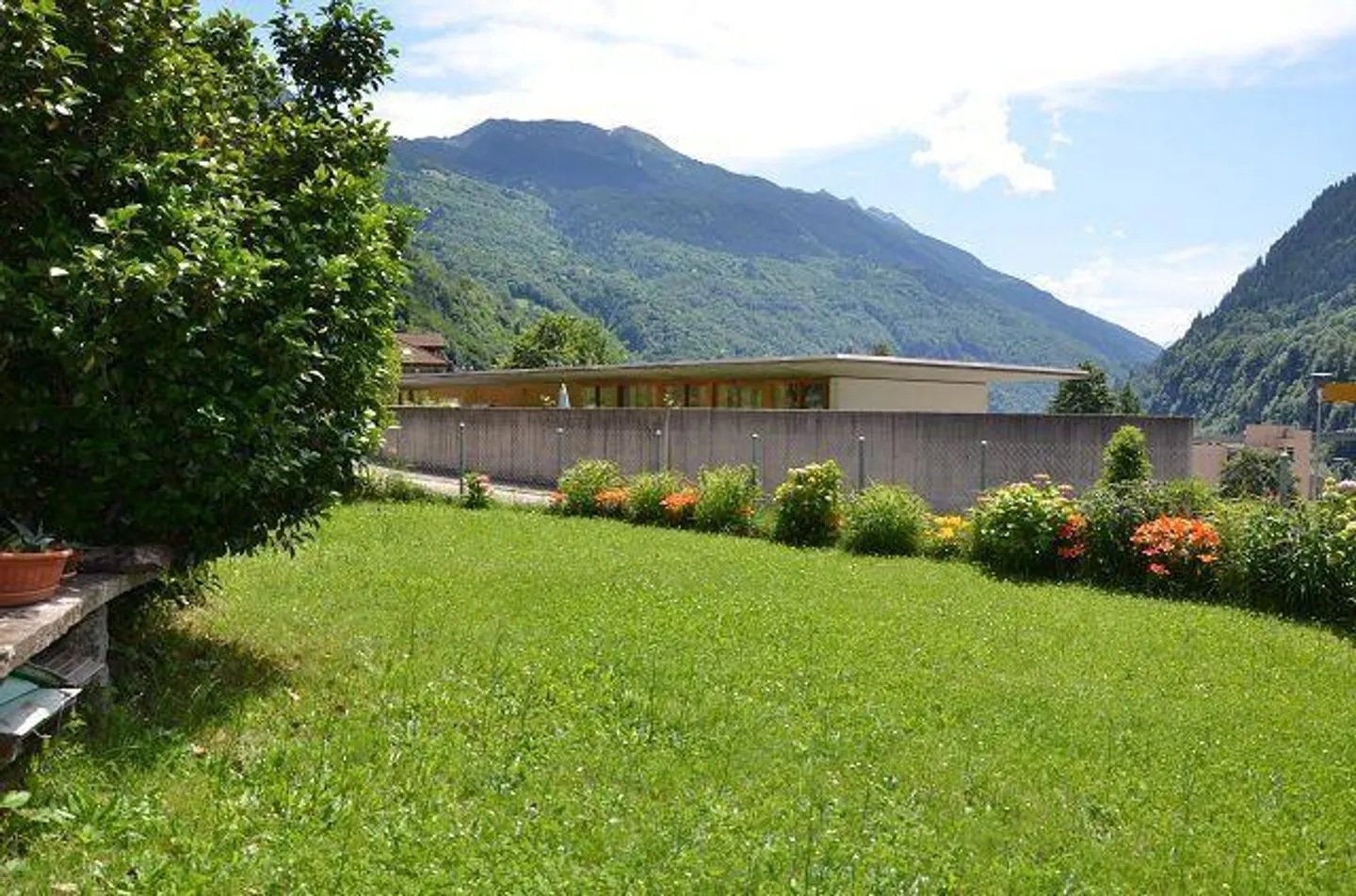 Appartamento di 3 1/2 locali al piano terra con giardino, soleggiato, tranquillo, bella vista - Foto 11 di 25