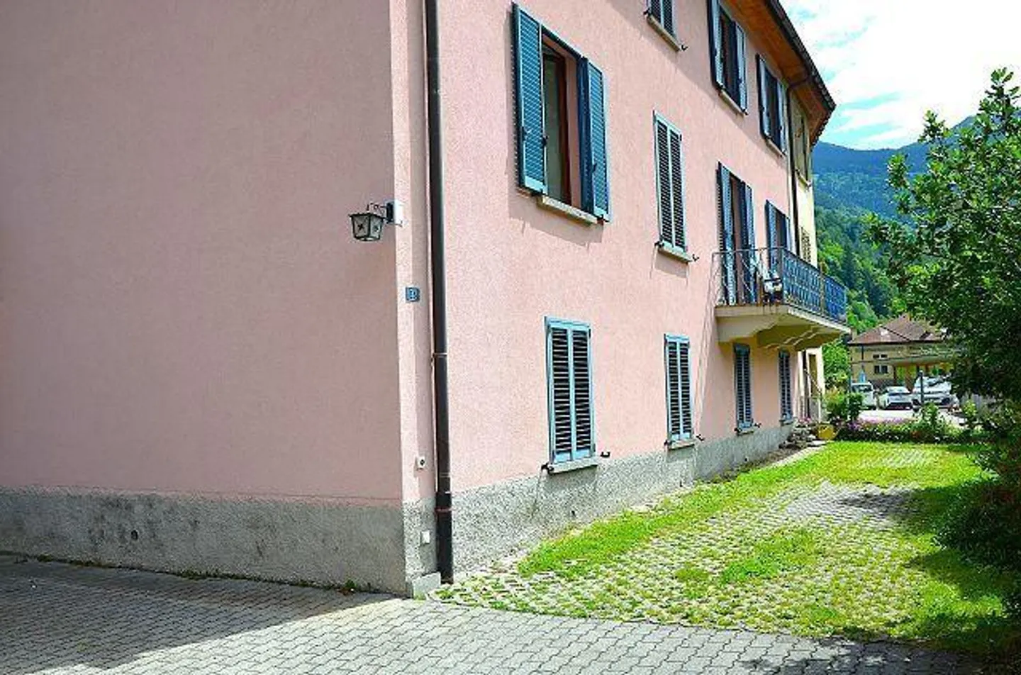 Appartamento di 3 1/2 locali al piano terra con giardino, soleggiato, tranquillo, bella vista - Foto 16 di 25