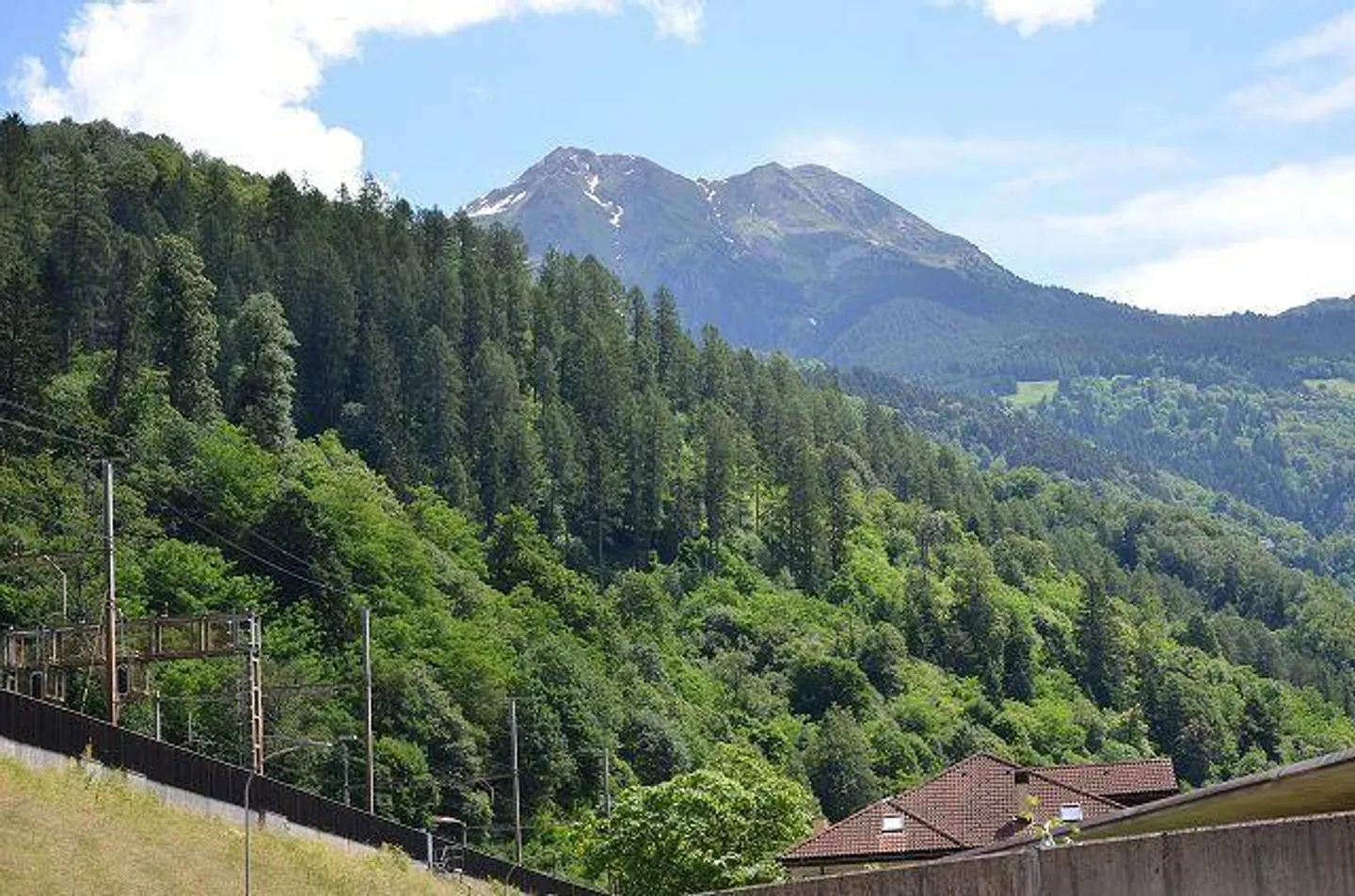 Appartamento di 3 1/2 locali al piano terra con giardino, soleggiato, tranquillo, bella vista - Foto 18 di 25