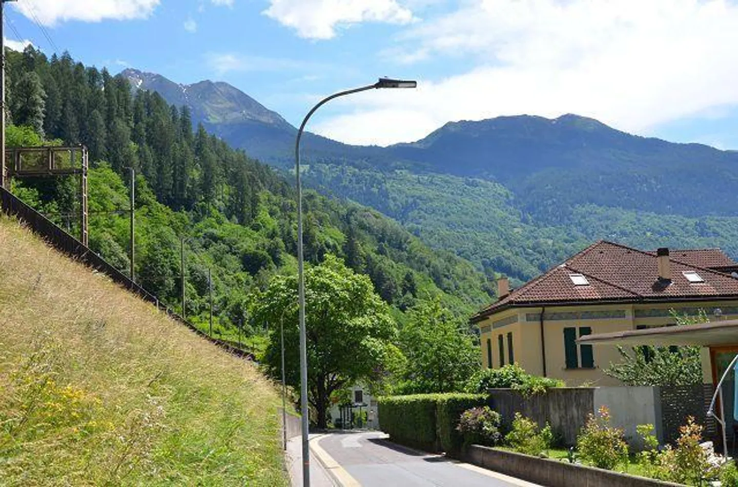 Appartamento di 3 1/2 locali al piano terra con giardino, soleggiato, tranquillo, bella vista - Foto 19 di 25