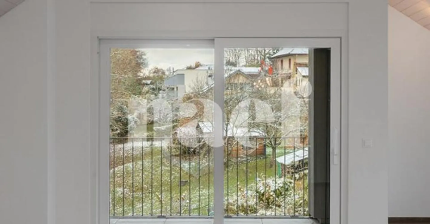 Magnifico appartamento di 4.5 stanze in mansarda con loggia in vendita a St-Aubin - Foto 3 di 7