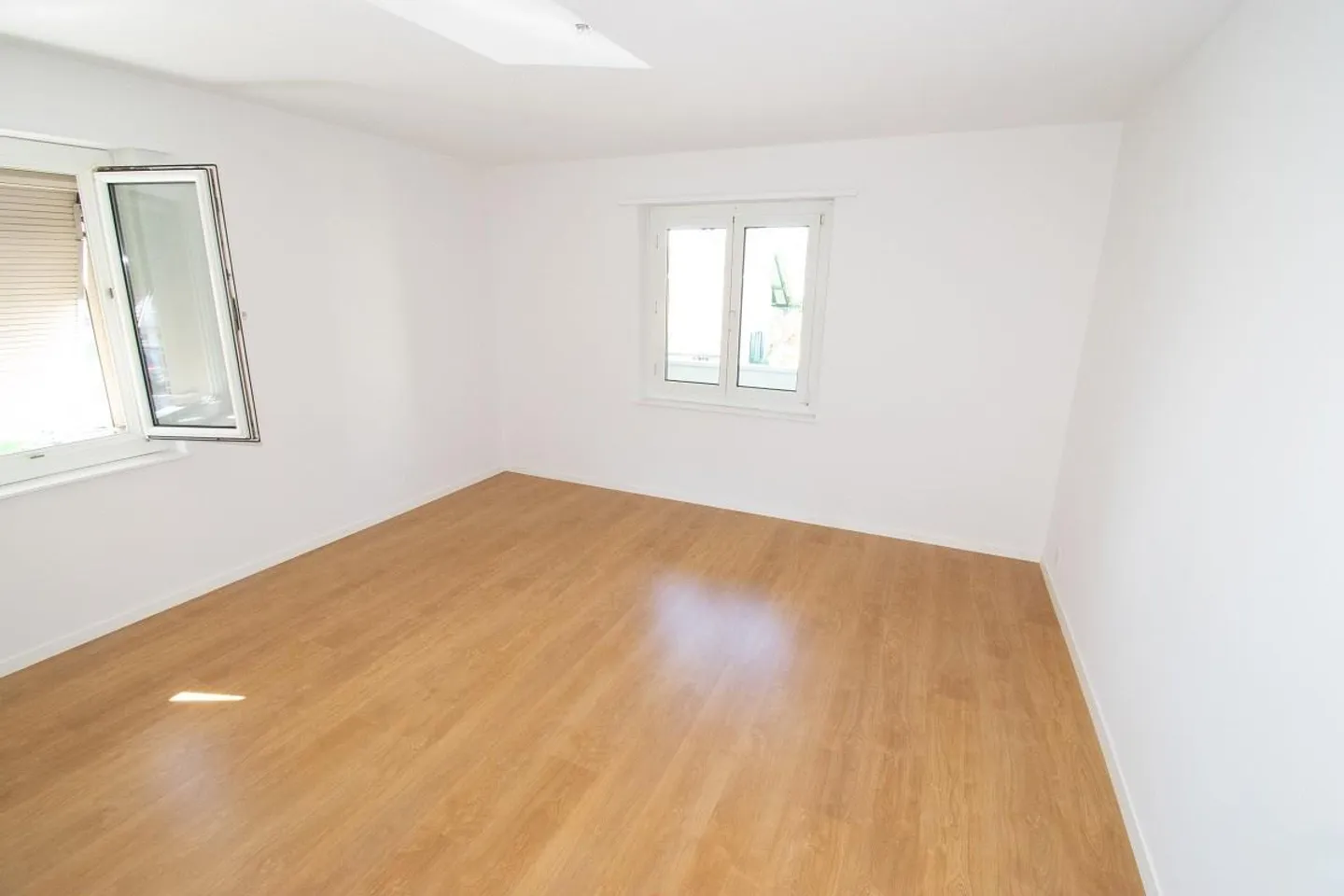 Grosszügige 4.5 Zimmerwohnung im Erdgeschoss - Foto 8 von 10