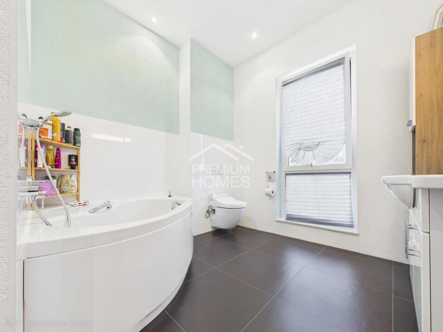Moderne Familienhaus mit Balkon - Foto 7 von 12