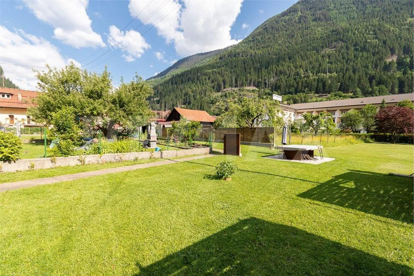 Maison de 7 pièces avec jardin - Photo 3 sur 13