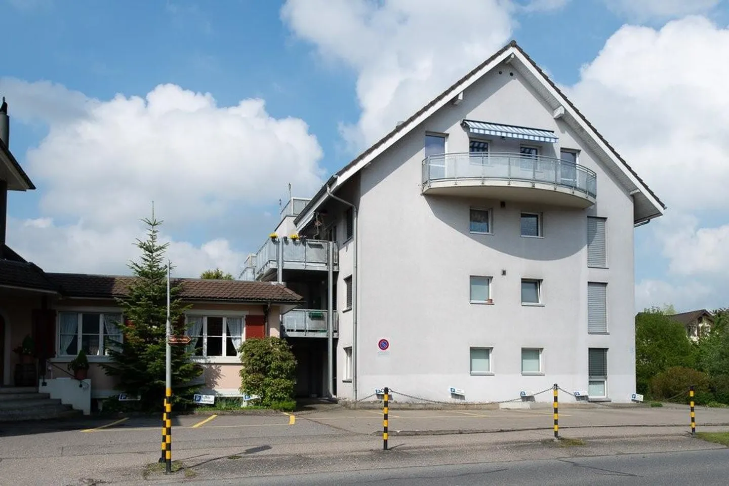 Posti auto disponibili - Foto 2 di 2