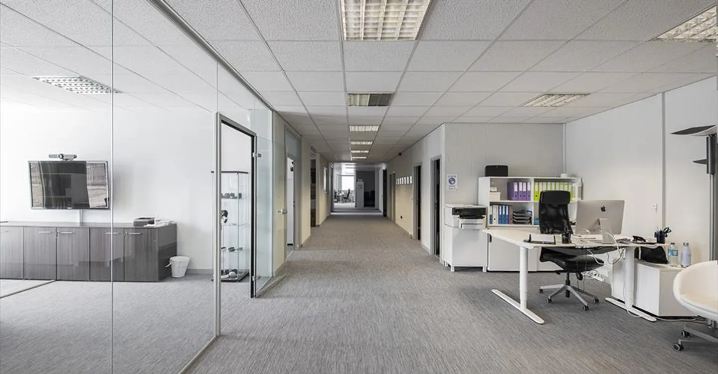 Mischgenutztes Gebäude mieten - Foto 2 von 6