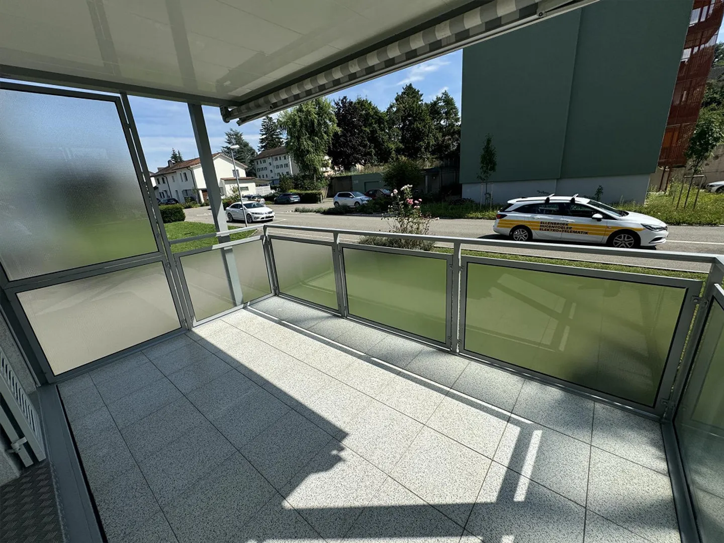 Ampio appartamento di 3.0 locali con grande balcone in posizione tranquilla - Foto 7 di 9