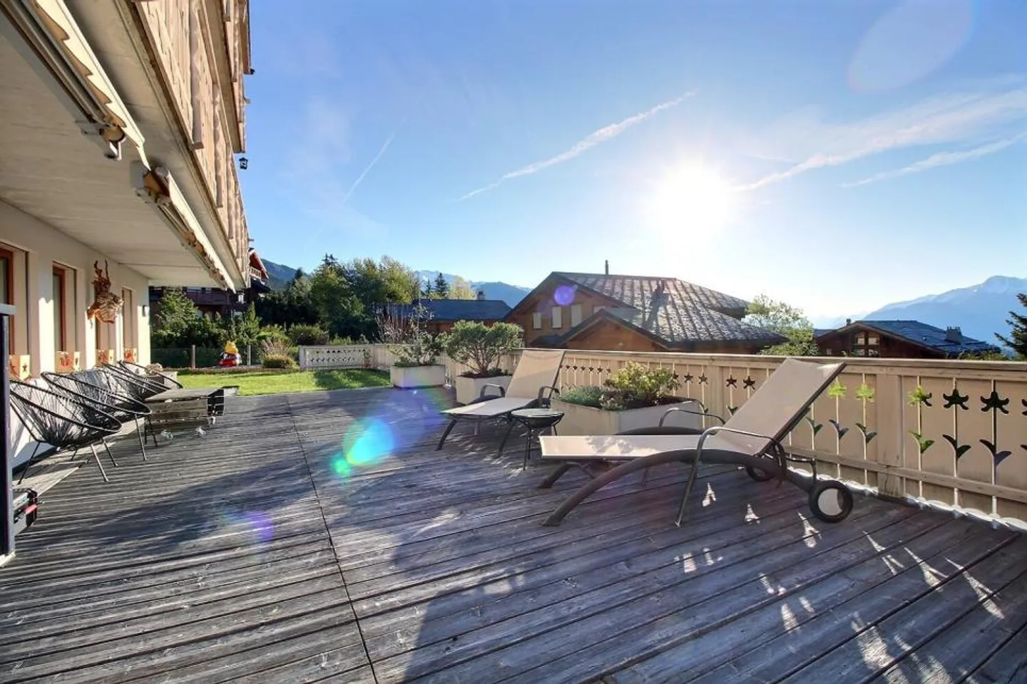 Superbo appartamento di 6 stanze completamente ristrutturato con terrazza e giardino - Foto 3 di 13