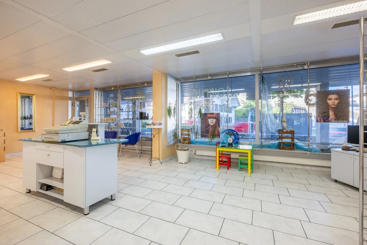 Attractive Retail Space with Versatile Usage Options - Photo 4 of 15