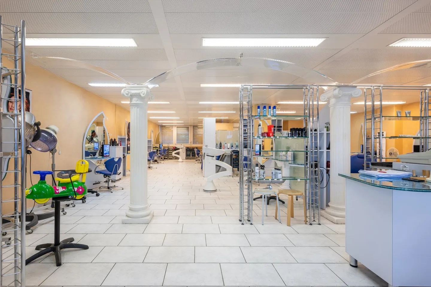 Attractive Retail Space with Versatile Usage Options - Photo 5 of 15