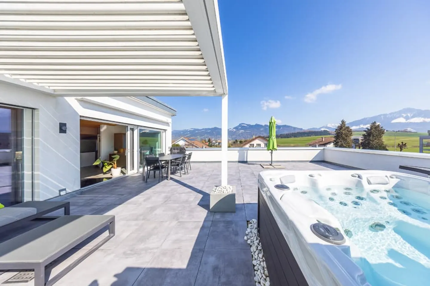 Attique en Duplex avec Terrasse Splendide - Photo 4 sur 13