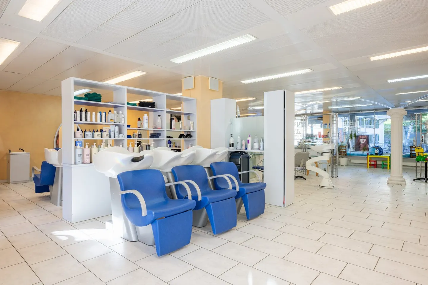 Attractive Retail Space with Versatile Usage Options - Photo 6 of 15