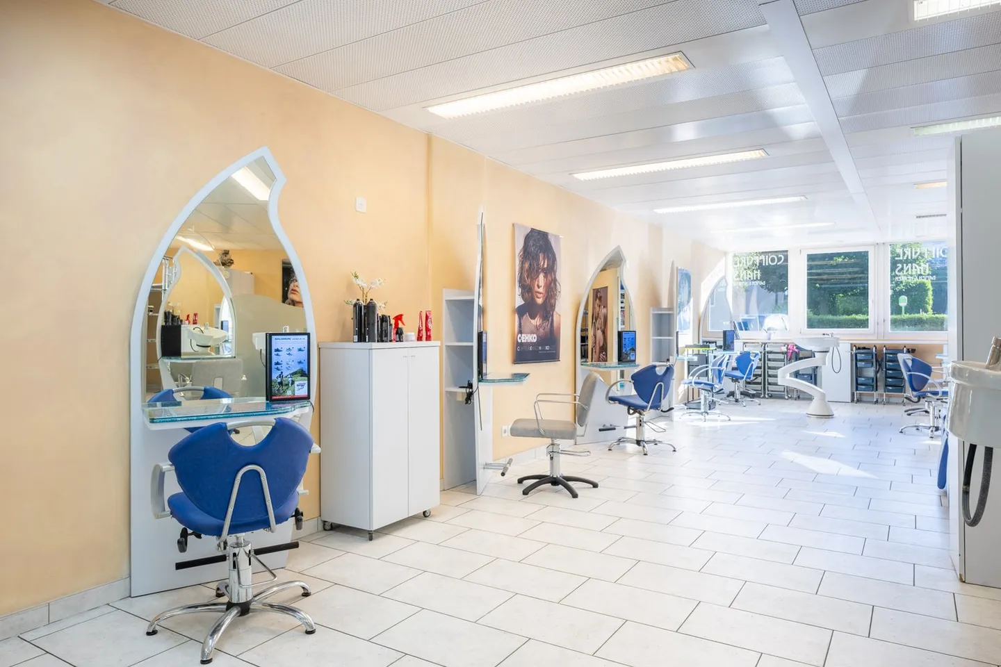 Attractive Retail Space with Versatile Usage Options - Photo 7 of 15