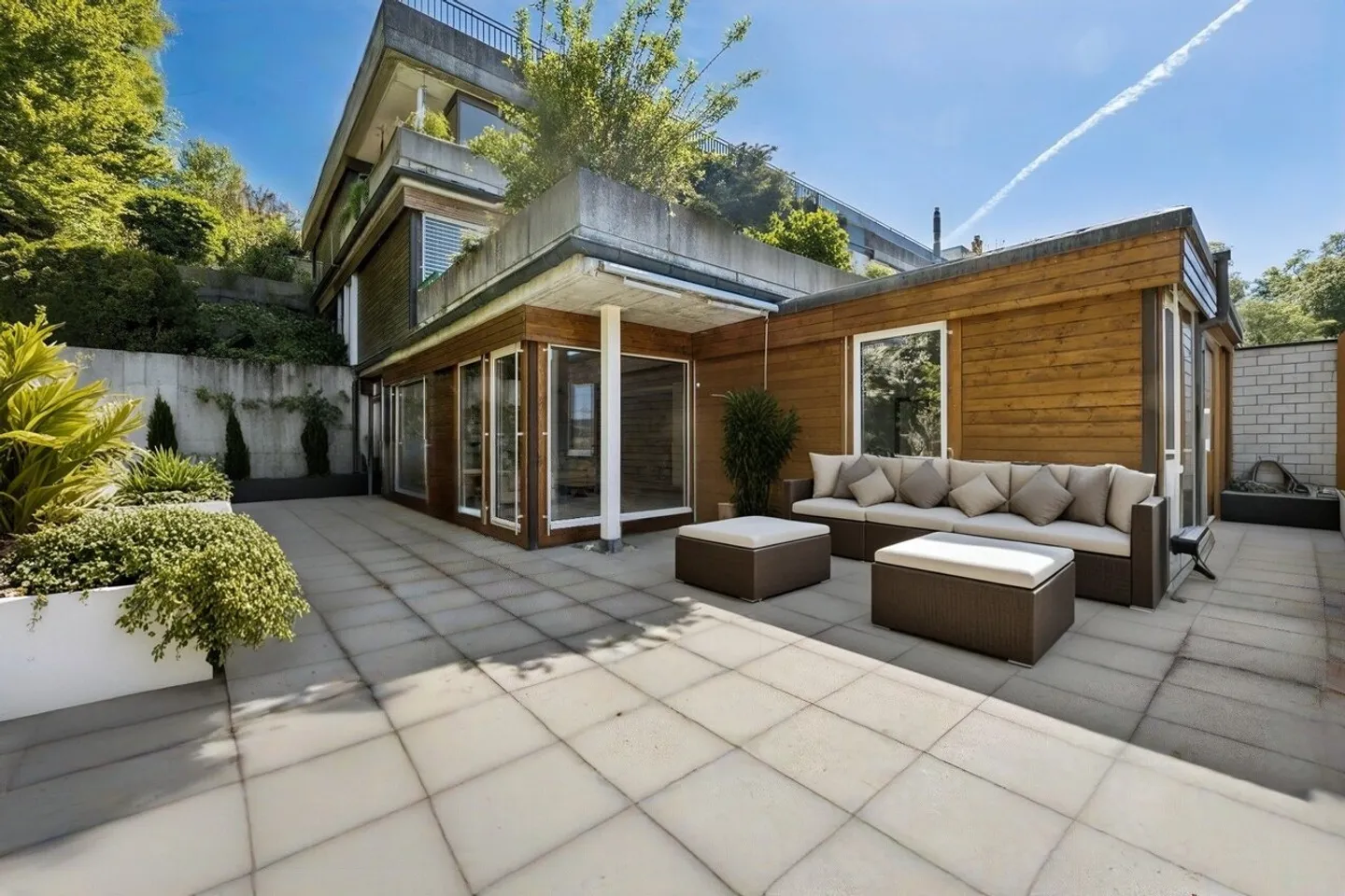 Spacious Terrace Apartment - Photo 13 of 13