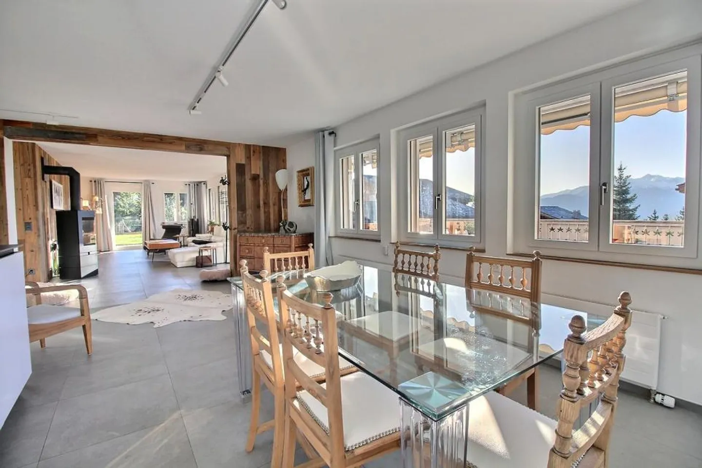 Superbo appartamento di 6 stanze completamente ristrutturato con terrazza e giardino - Foto 7 di 13