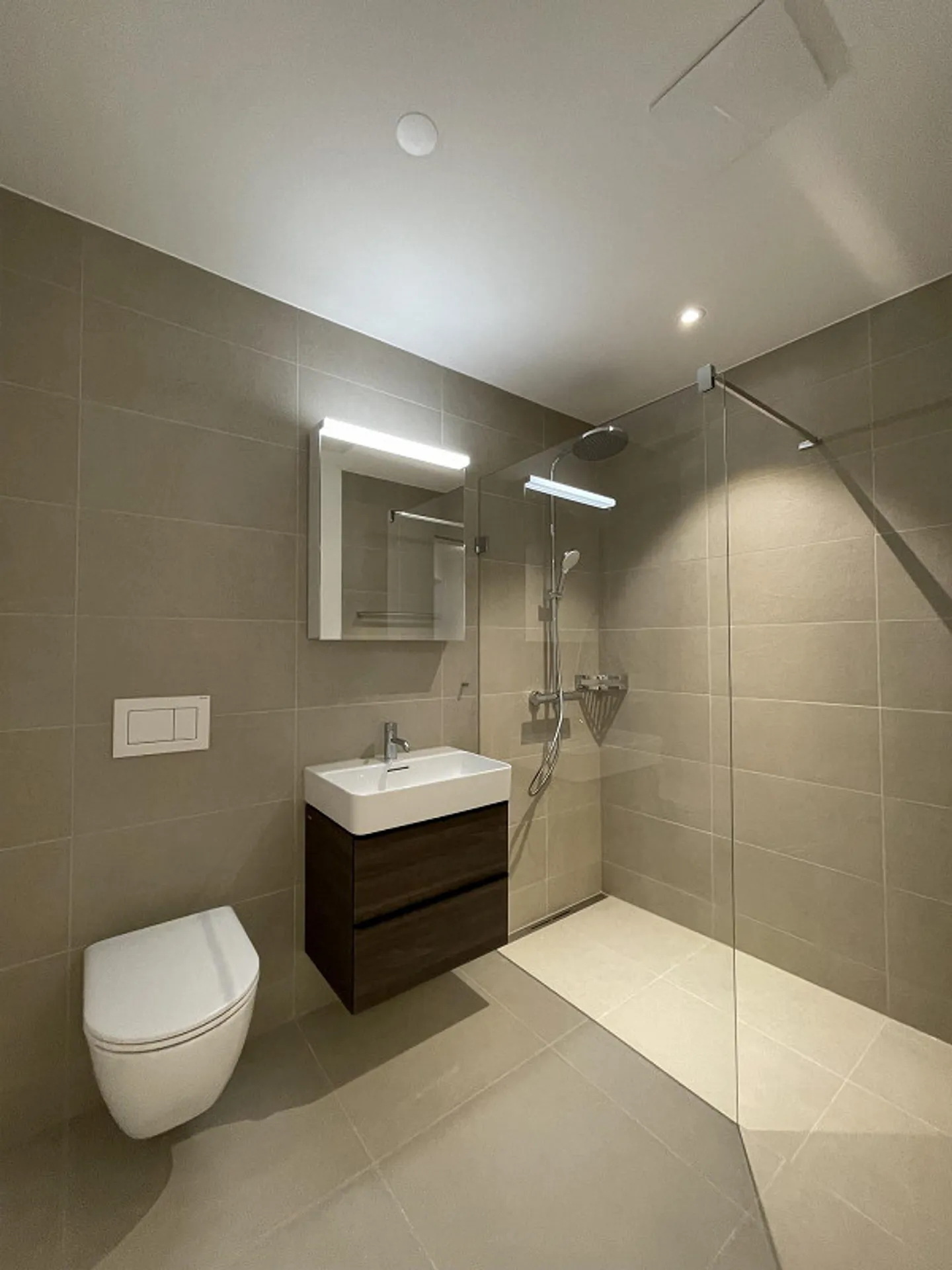 Moderne 2.5-Zimmerwohnung in Horgen mit traumhafter Seesicht - Photo 3 of 7